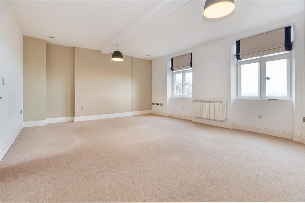 Property photo 3 of 21 Livibng-Room-2.Jpg