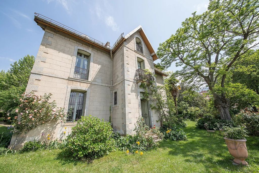 Property photo 1 of 20