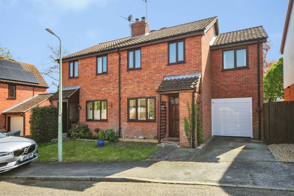 Property photo 1 of 19