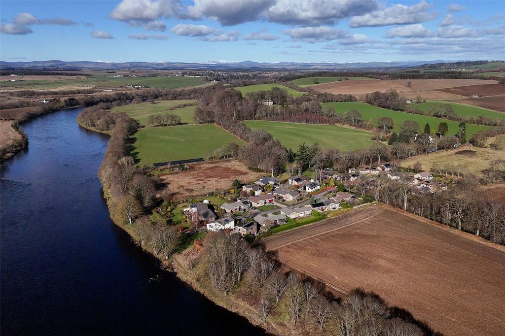 Property photo 2 of 19 Exterior