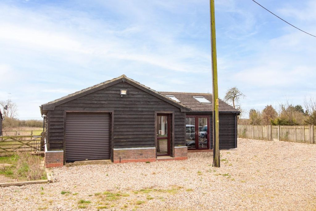 Property photo 3 of 32