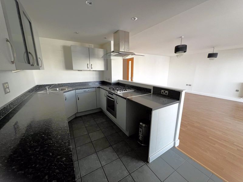 Property photo 3 of 10 Photo 10