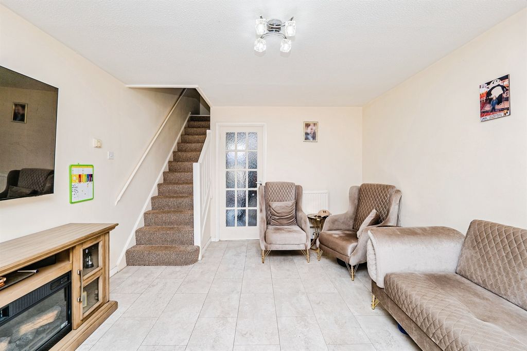 Property photo 3 of 25
