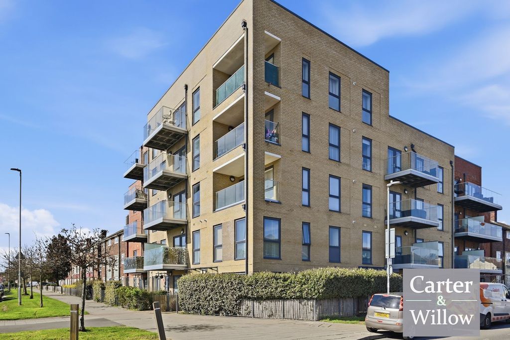 Property photo 1 of 11