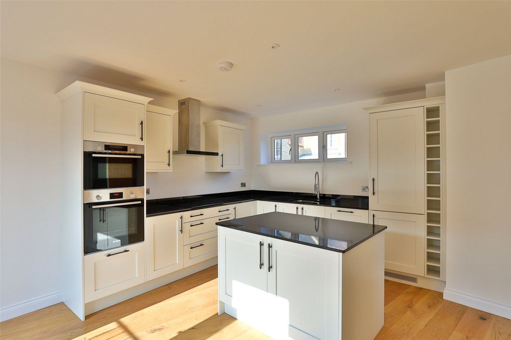 Property photo 3 of 10 Picture No. 44