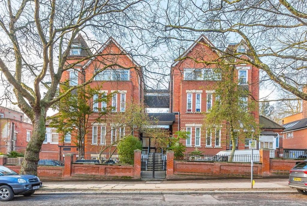 Property photo 2 of 11