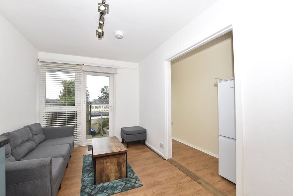 Property photo 3 of 15 Living Space