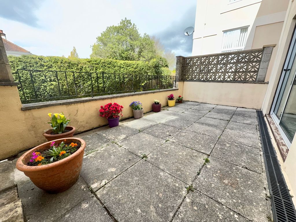 Property photo 2 of 20