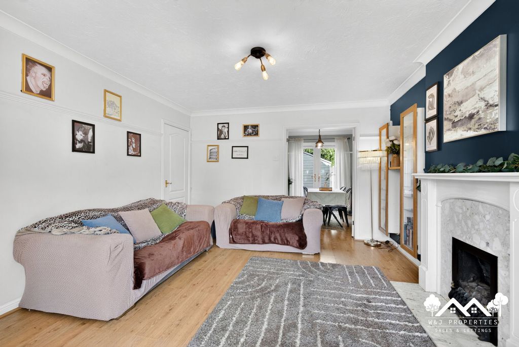 Property photo 3 of 28