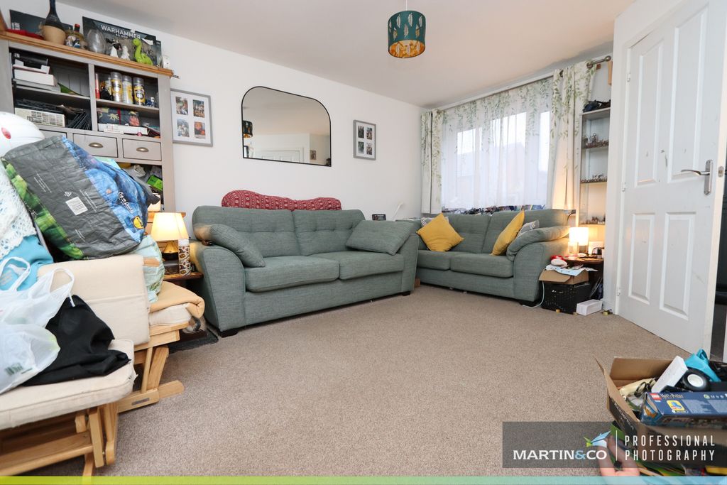 Property photo 2 of 17