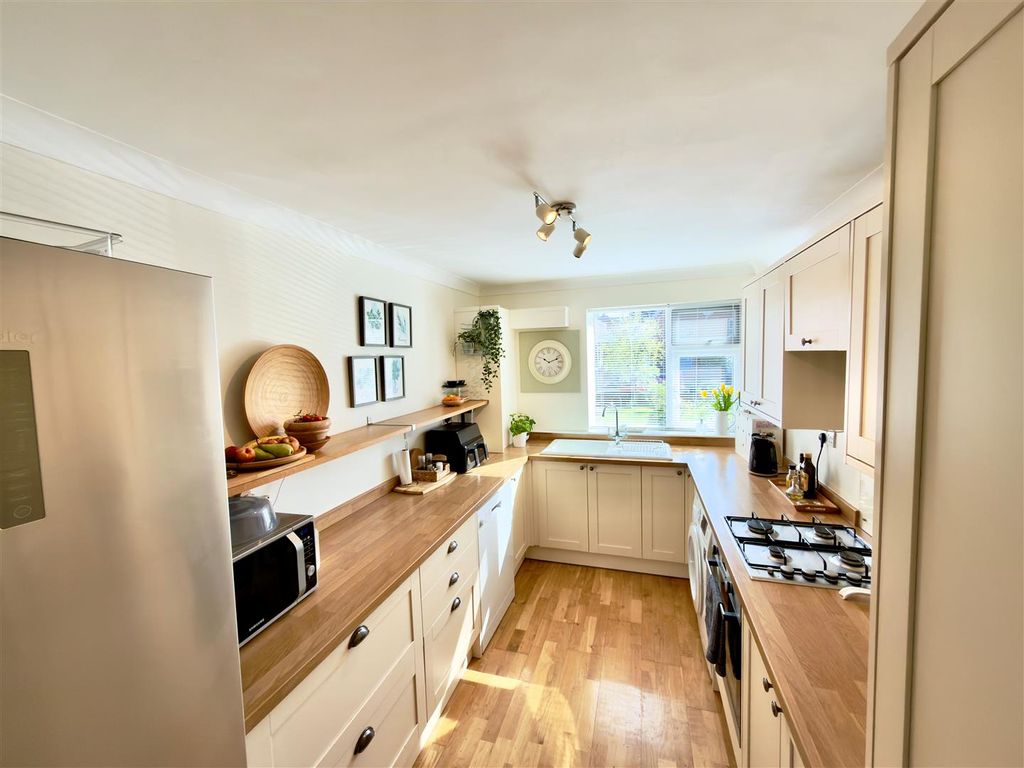 Property photo 3 of 24 Kitchen.Jpg