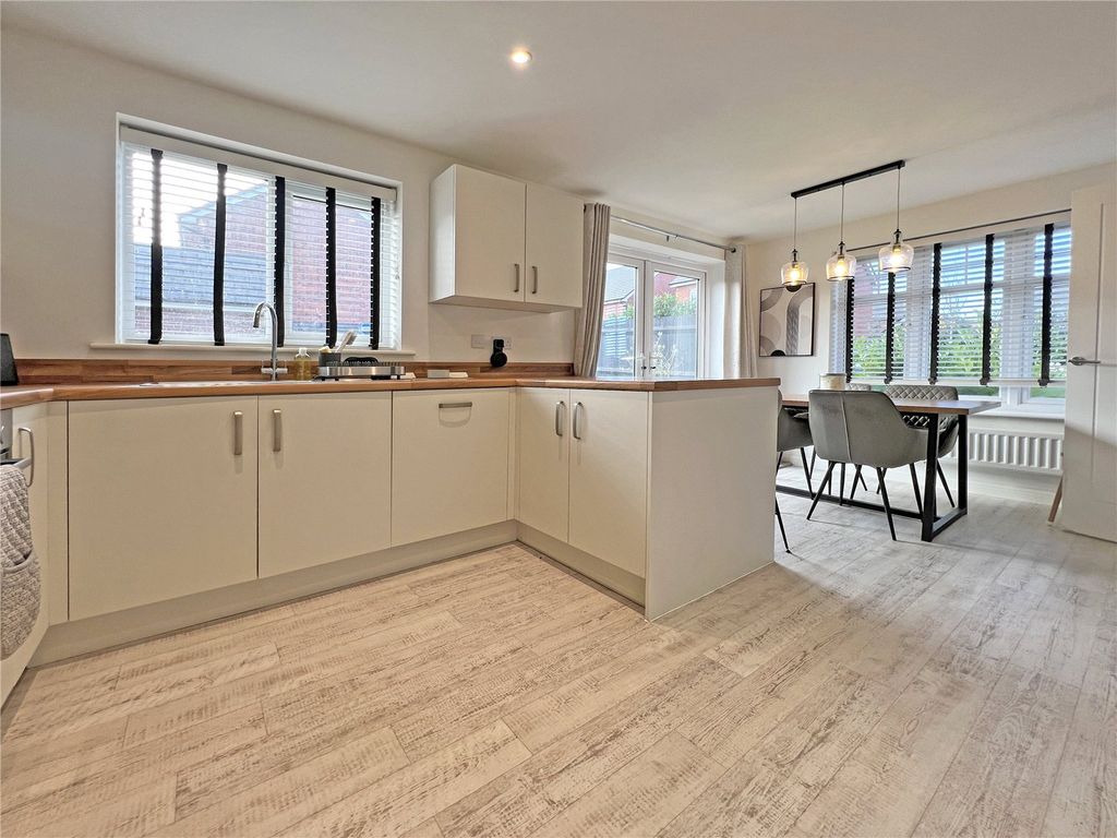 Property photo 3 of 18 Picture No. 17