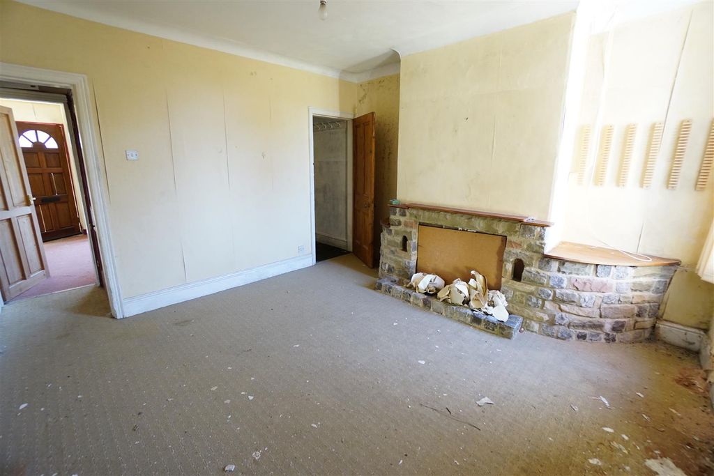 Property photo 2 of 8 Dining Room