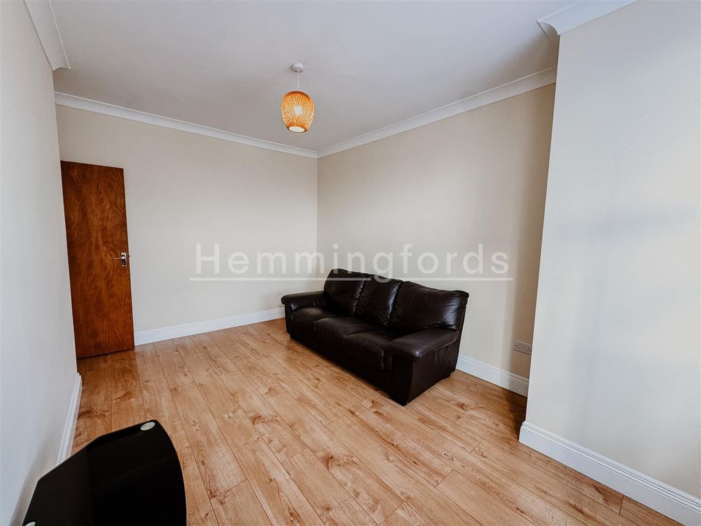 Property photo 2 of 10 Loreen-23.Jpg