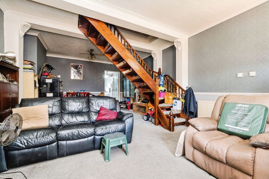 Property photo 2 of 14 Pbox-Img.Jpg