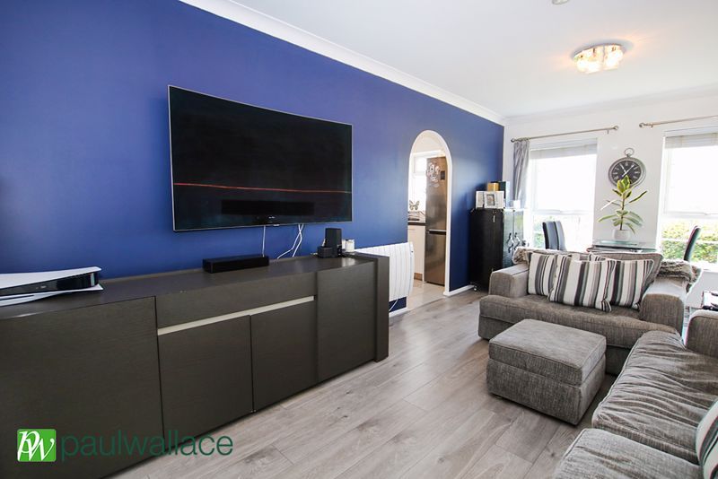 Property photo 3 of 12 Lounge
