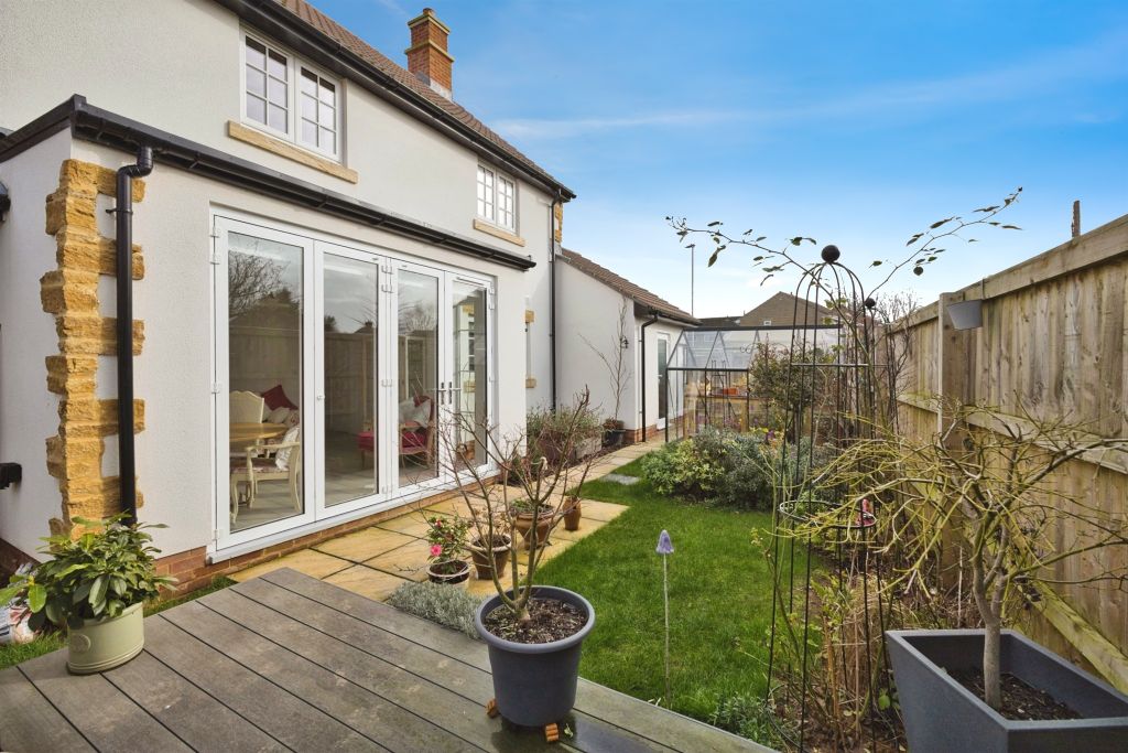 Property photo 2 of 18