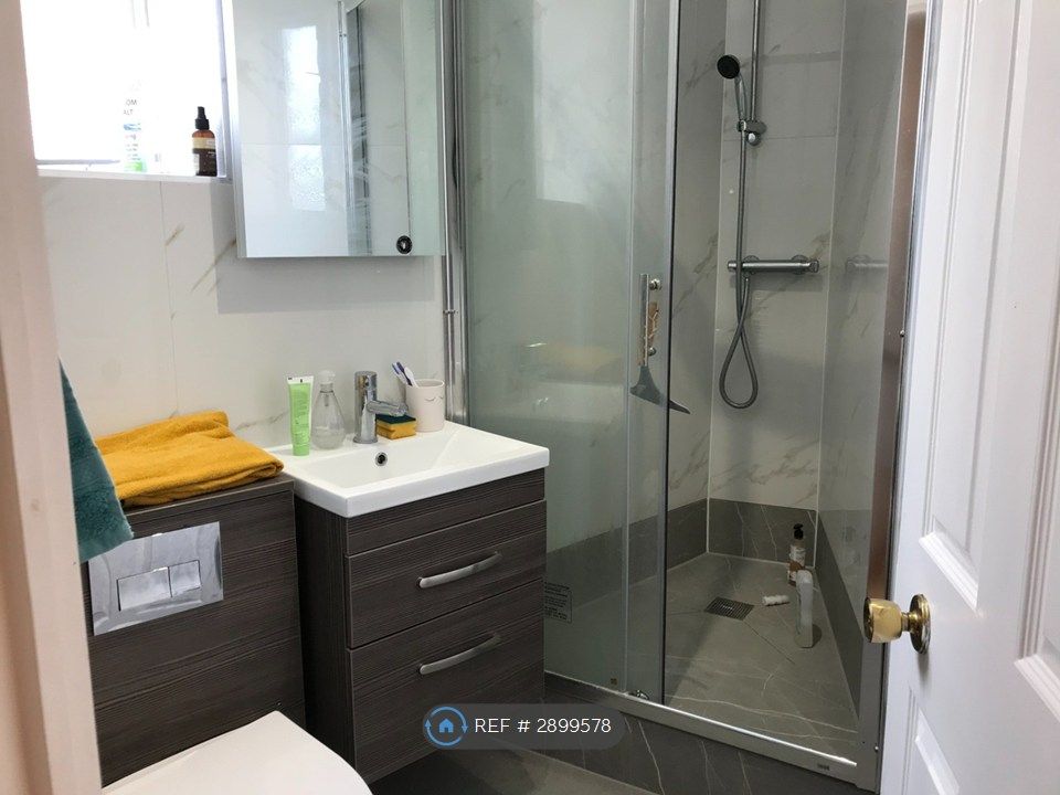 Property photo 3 of 6 Shower Room