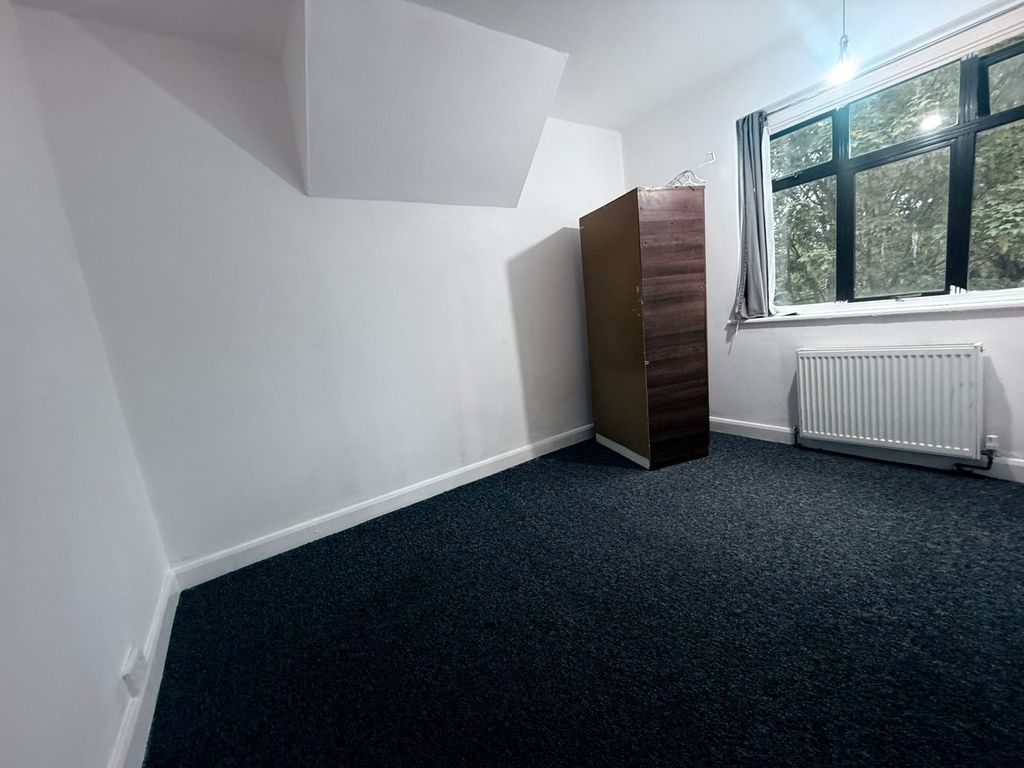 Property photo 3 of 9 Gallery