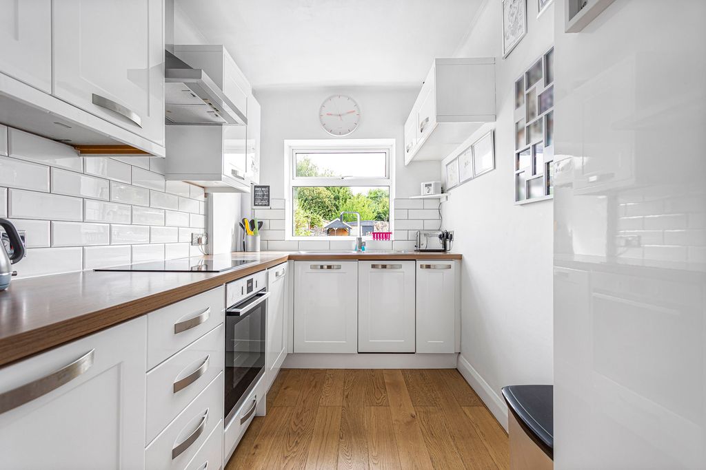 Property photo 3 of 22 Kitchen