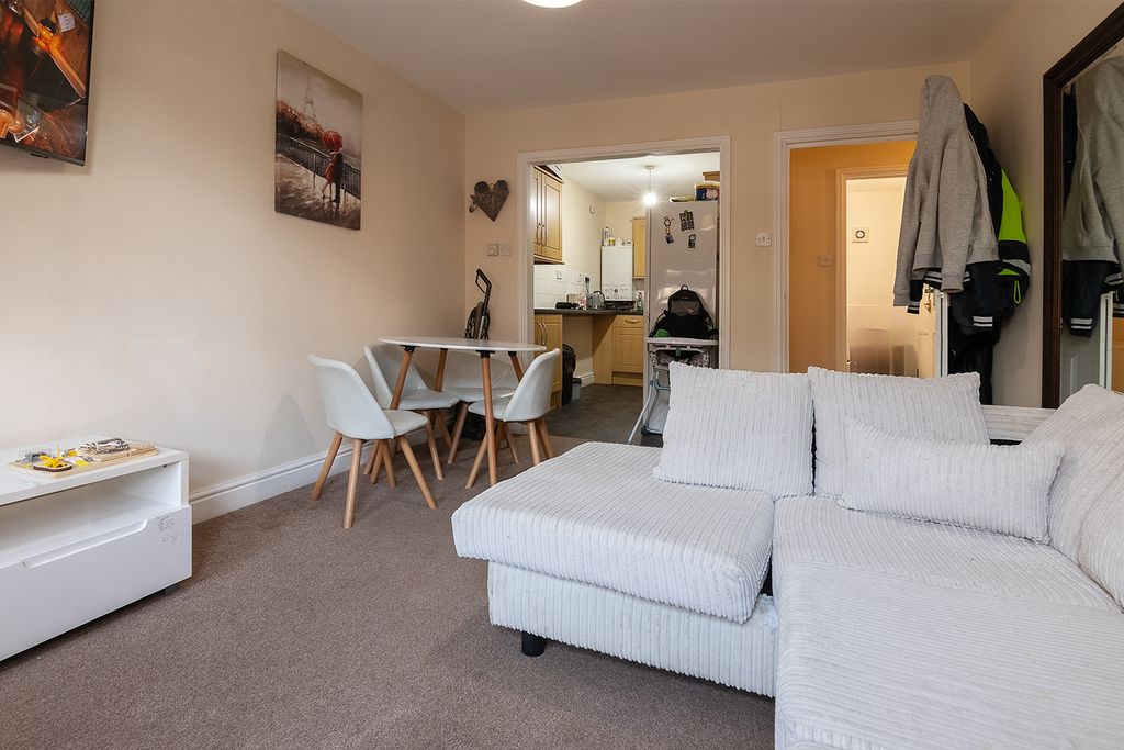 Property photo 3 of 30