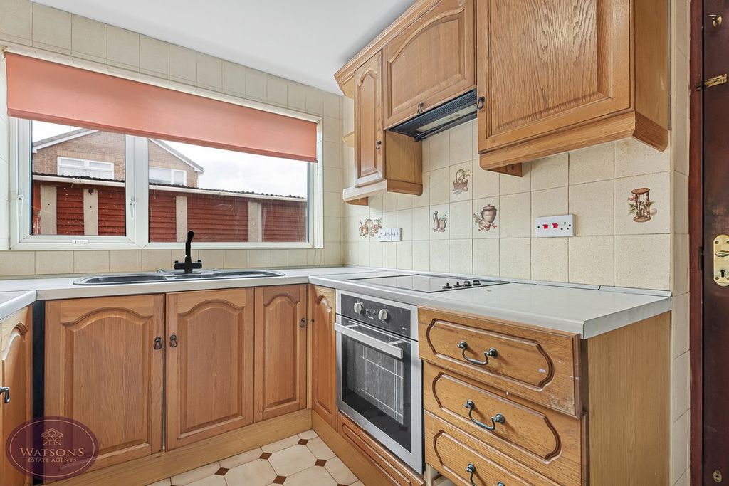 Property photo 3 of 32