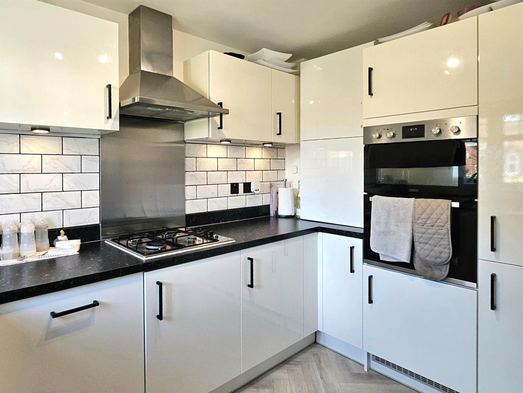 Property photo 3 of 15 Kitchen