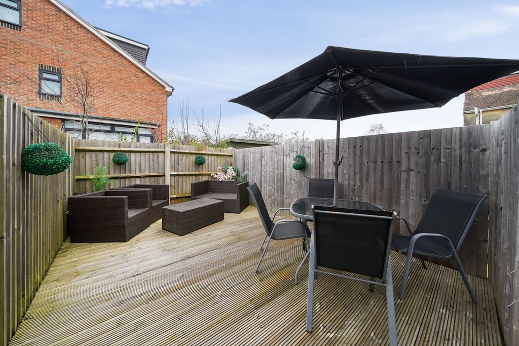 Property photo 2 of 12 Picture No. 09
