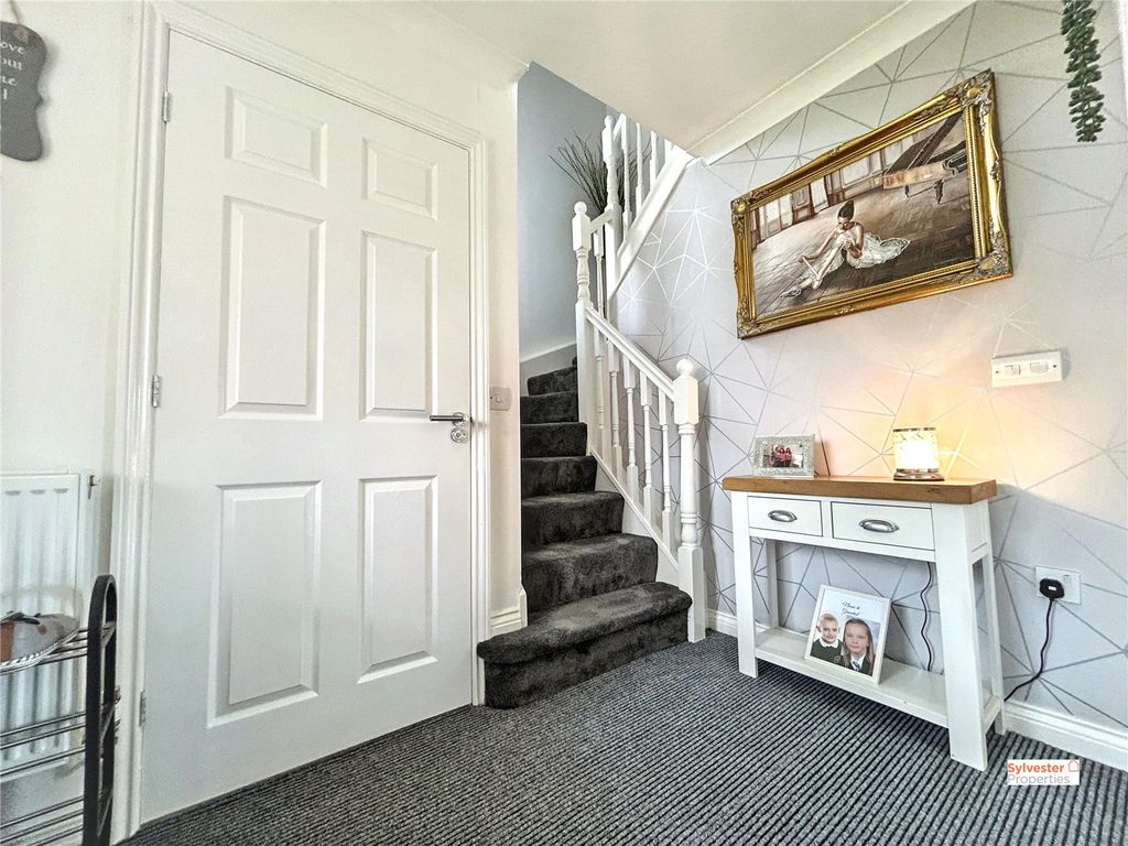 Property photo 3 of 27 Picture No. 11