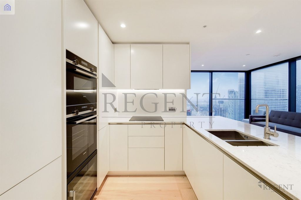 Property photo 3 of 12 Kitchen