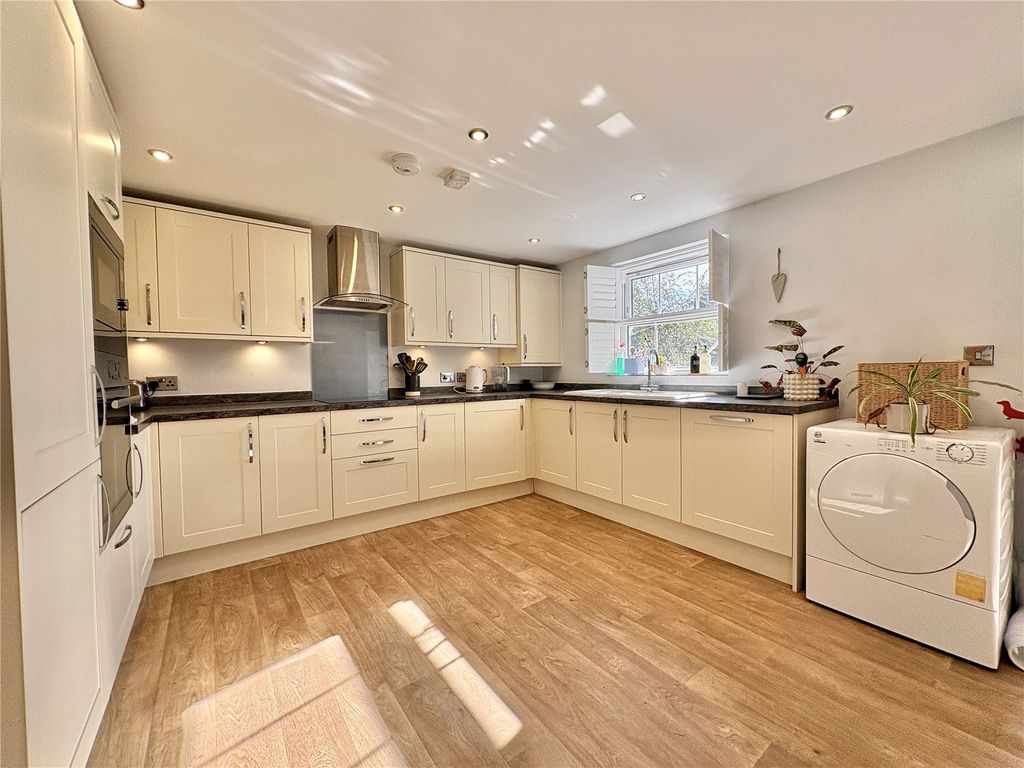 Property photo 3 of 14 Picture No. 19