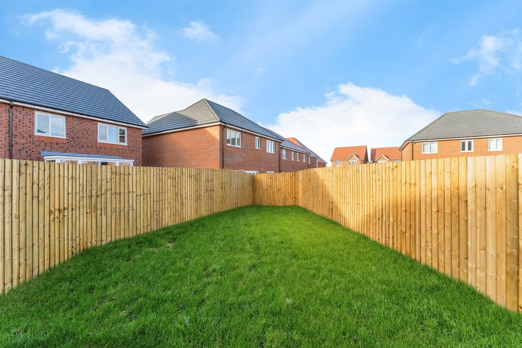 Property photo 2 of 17 Photo