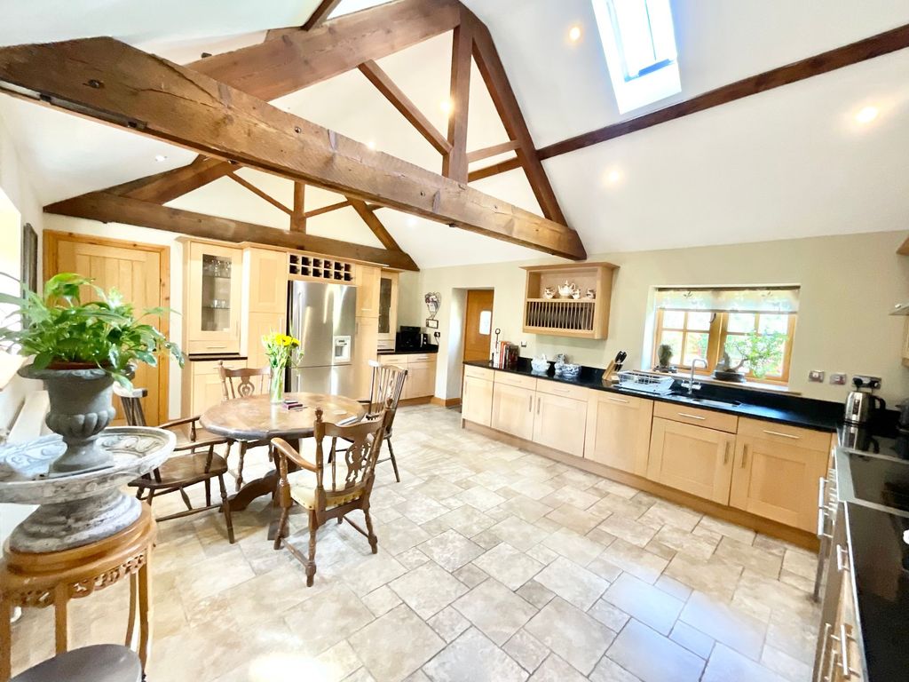 Property photo 2 of 30