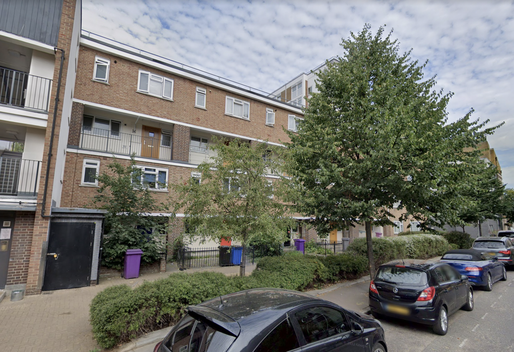 Property photo 1 of 4 Well Located Rooms To Rent In Mile End 20 Min To Central London