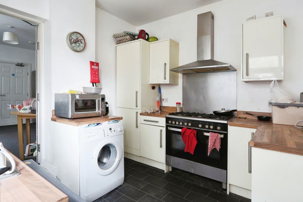 Property photo 2 of 15 3514185