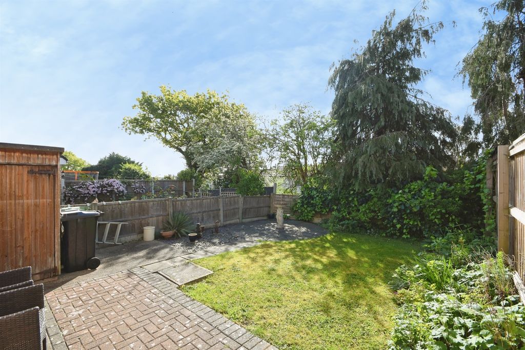 Property photo 2 of 9