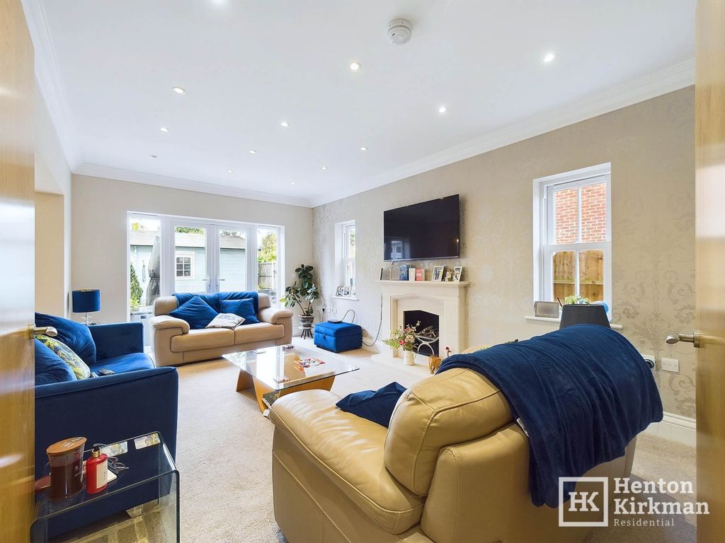 Property photo 3 of 23