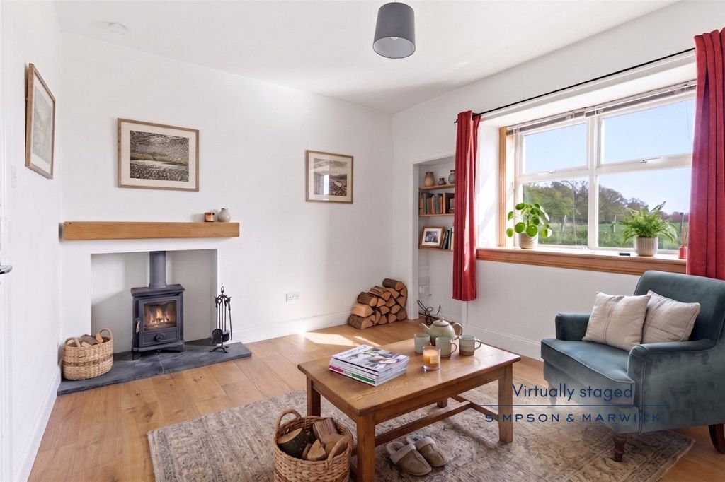 Property photo 2 of 27 4 Smithy Row