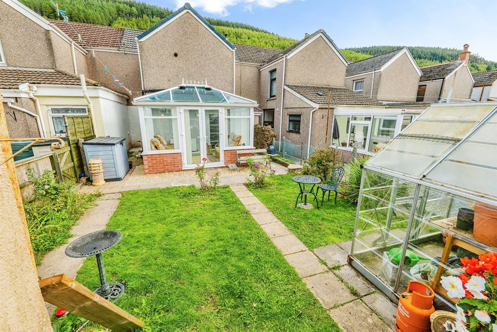 Property photo 2 of 23