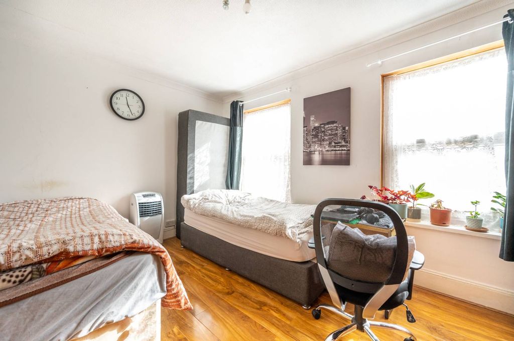 Property photo 1 of 5