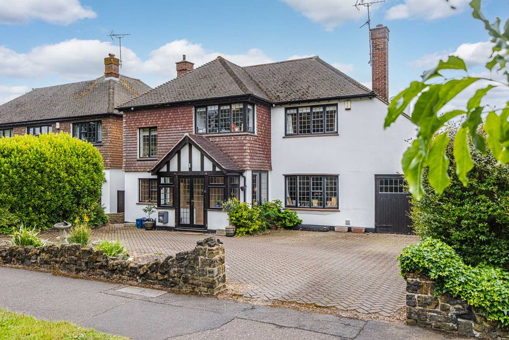 Property photo 1 of 34