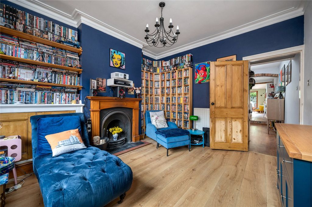 Property photo 2 of 21 Picture 2