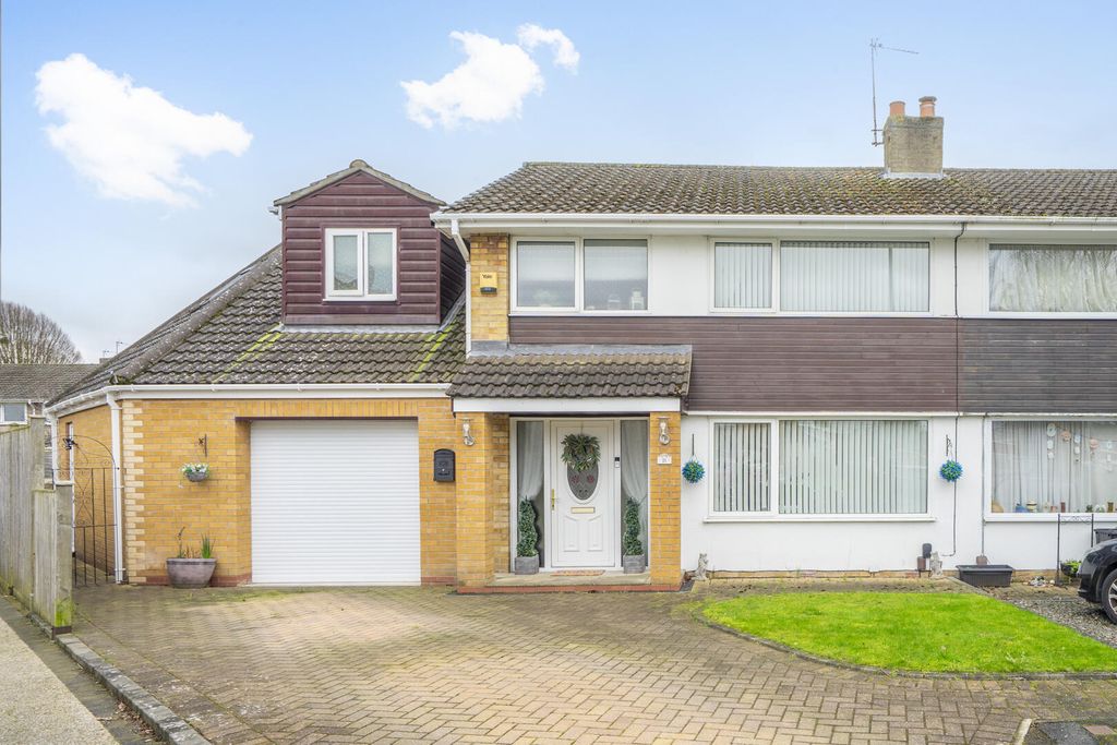 Property photo 1 of 20 Front (Exterior)