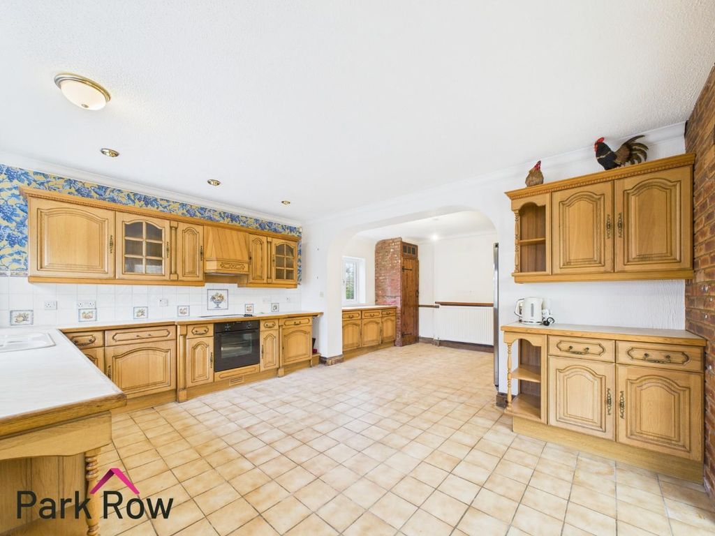 Property photo 3 of 37