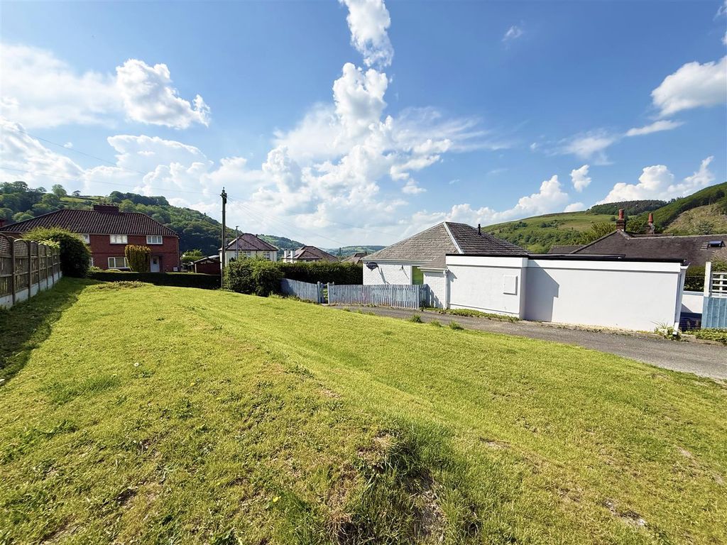 Property photo 3 of 22 Image00016.Jpg