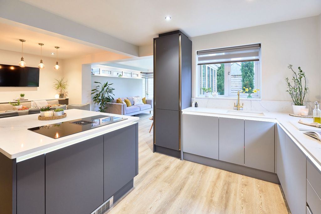 Property photo 3 of 41