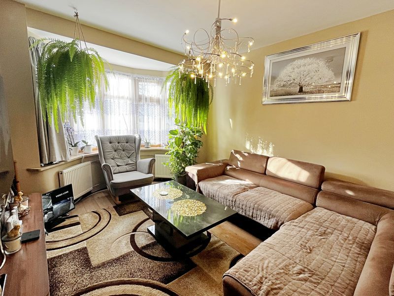 Property photo 2 of 17 Photo 4