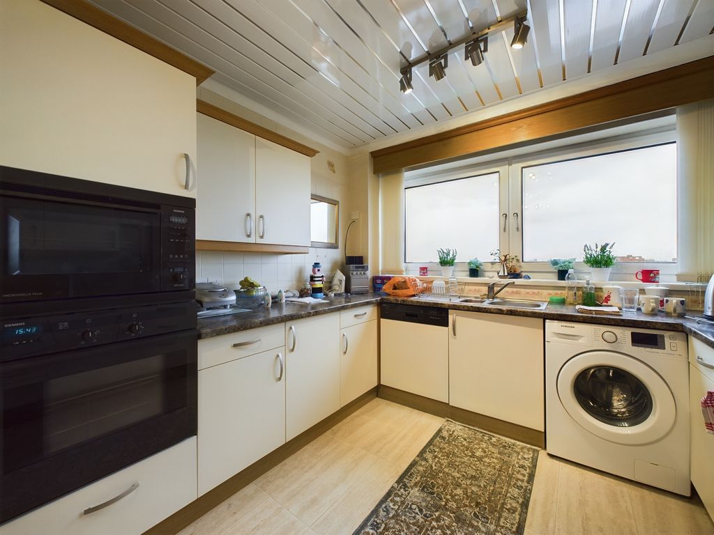 Additional image 10 of 2 bed flat for saleRoyal Beach Court, North Promenade, Lytham St. Annes FY8