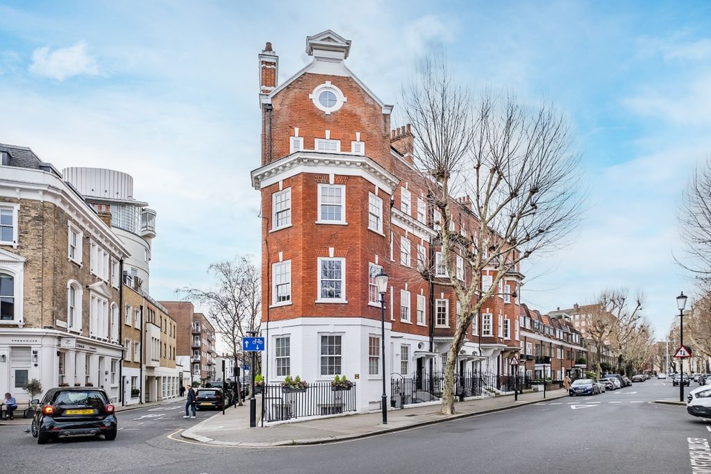 Property photo 2 of 11 Sloane-Avenue-14