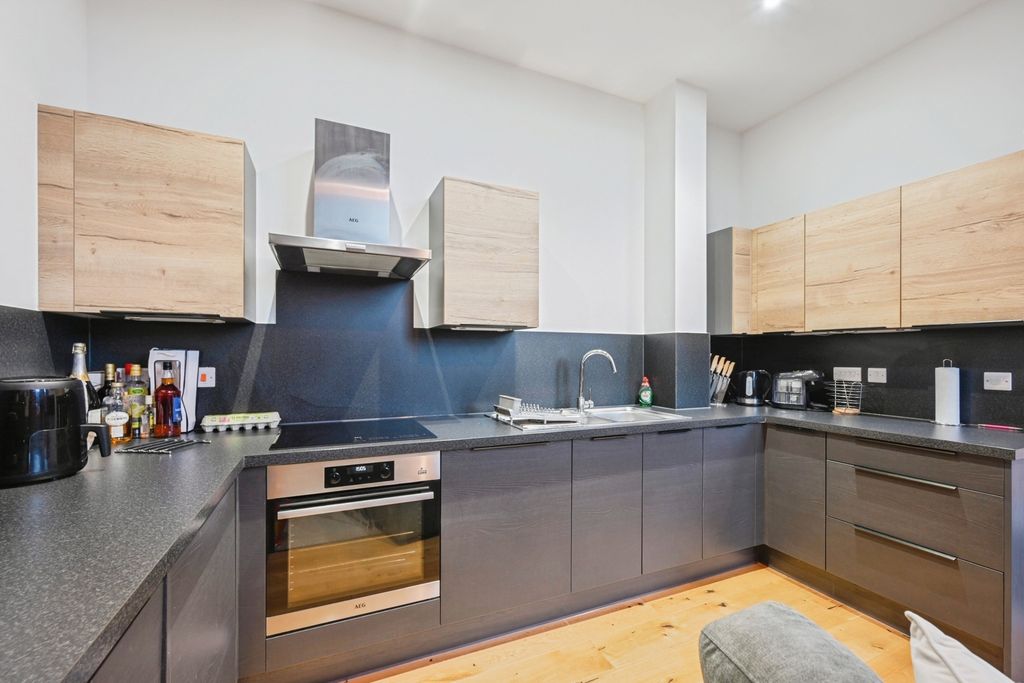 Property photo 3 of 17 Photo